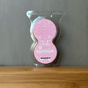 NEW Scentsy Pod Twin Pack Strawberries & Cream